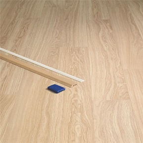Perfil_incizo_eligna_wide_carvalho_acinzentado_com_crotes_de_serra_13x48mm_com_18mts__quick_step_7807420