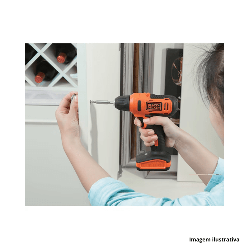 Furadeira_e_parafusadeira_38_com_bateria_12v_ld12s__blackdecker_refld12sbr_7029664